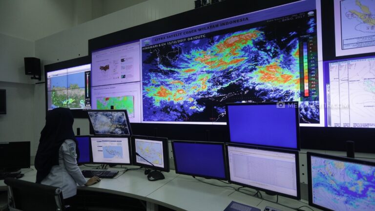 Megathrust-Tsunami Ancam Maluku, Begini Penjelasan & Rencana BMKG