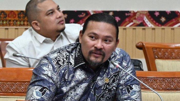 Anggota-Komisi-III-DPR-RI-Fraksi-Partai-Gerindra-Martin-Daniel-321