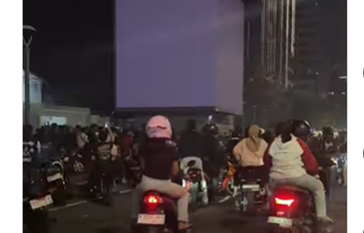 komunitas_motor_nekat_tutup_jalan_di_thamrin-4WjZ_large