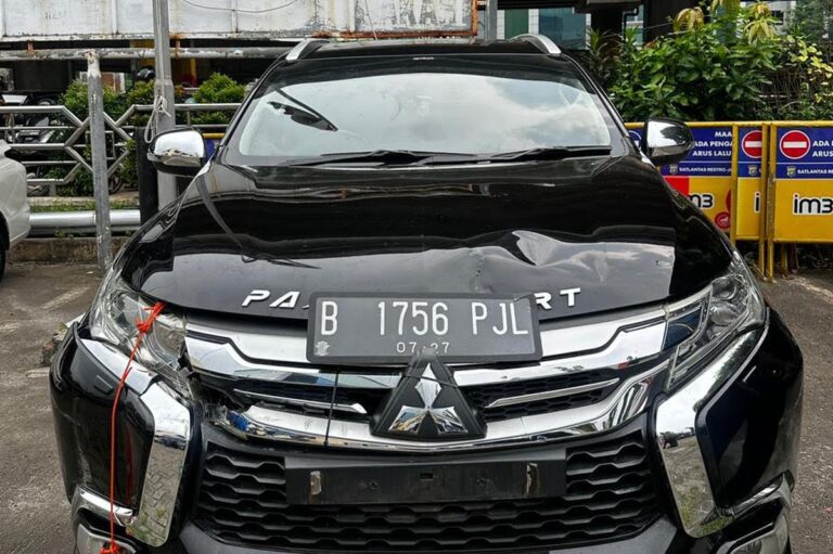 mobil_pajero-MW7z_large